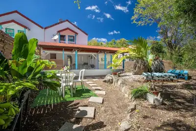 Image de Villa du Rocher du GaĂŻac avec Spa, Ă 250 m de la Plage du Diamant