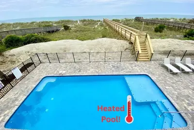 Image de Réduit pour l'hiver, économisez sur le printemps et l'été! Oceanfront, privé, large plage