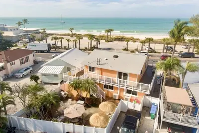 Image de Vues du golfe et du coucher du soleil! ! ! 1br Apt. D est un emplacement central, à pied de tous les emplacements