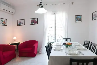 Image de Emplacement parfait: 2 chambres doubles, 2 balcons, WiFi gratuit.