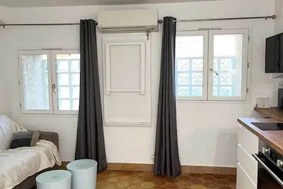 Image de Charmant 2 P climatisé au calme au cœur du Vieil Antibes