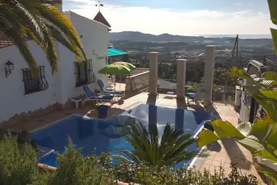 Image de Appartement dans villa. Usage Exclusif D' Une Piscine Salee Magnifique.