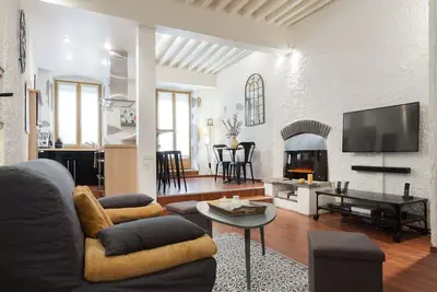 Au coeur de la vieille ville, Loft au calme avec jolie terrasse ensoleillée