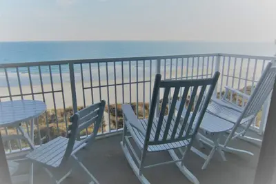 Image de Hou la la! Vue imprenable de ce bord de l'océan Condo! 3 chambres, 2 bains