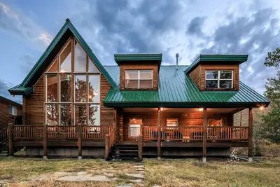 Image de Scofield Cabin Retreat