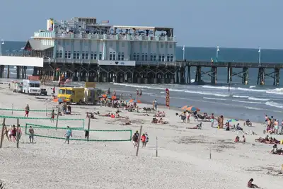 Image de Daytona Ocean Front Condo 6 personnes Balcon Chambre privée pour toute la famille