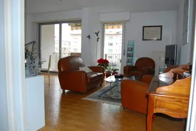 Image de bel appartement lumineux très bien équipé 80m² 2 ch. garage classement4*