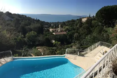 Image de Beautiful Villa Overlooking the bay of St Tropez - 5 Bedrooms all With