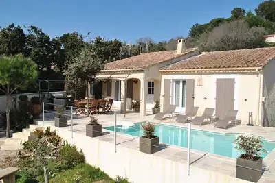Image de Villa Avec Piscine Au CŒUR D’Un Village Provencal