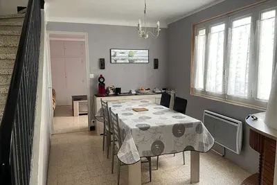 Image de Maison 2 chambres - Proche des Cures Thermales - Au pieds du Château.