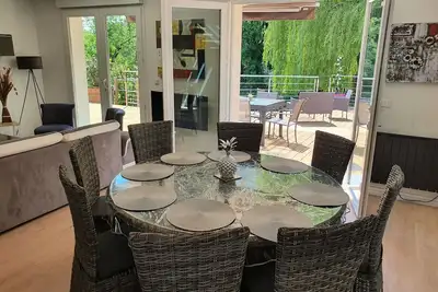 Maison avec terrasse  en bord de rivière
