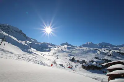 Image de Ski-in ski-out Belle Plagne 2100m 3 rooms all comfort full South residence 4 *