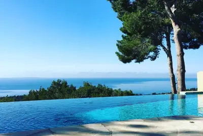 Image de Vista Panorâmica e Única Para Esta Villa com 6 Quartos e 6 Banheiros