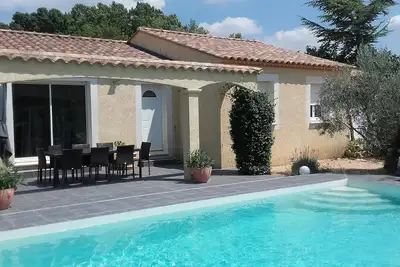 Image de Maison climatisée, piscine privée, terrain de pétanque
