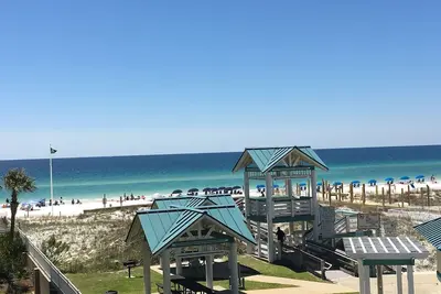 Image de Vue Sur Le Golfe, Grands Tarifs, Dates De Juin Disponibles, Hall Bunks, Sleeps 6. Netflix, Keurig