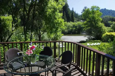 Image de Riverwood Cottage - Bord de rivière avec bain à remous, plage, île (Offres de dernière minute)