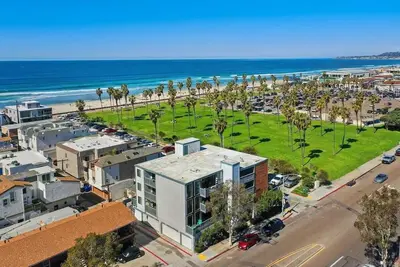 Image de Mission Beach ~ Étapes vers l'océan ou la baie!