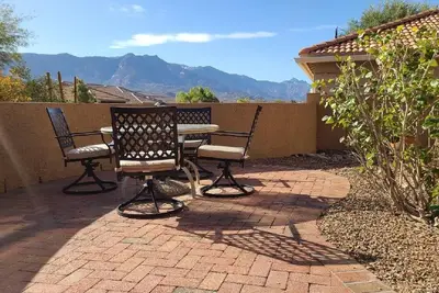 Image de Vues sur la montagne depuis les patios avant et arrière