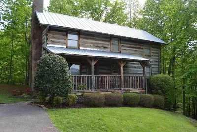 Image de 4 Br 4 Ba Auth Log Cabin 10 min de Gatlinburg et Pigeon Forge