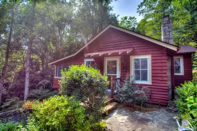 Image de Garden Cottage, Cottage de vacances mis à jour des années 1940, Awesome Carolina Room!
