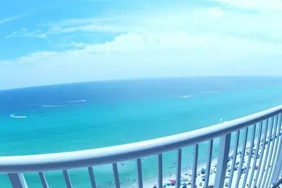 Image de Studio en bord de mer, belles vues, chaise longue Beach Service gratuite Mar-Oct