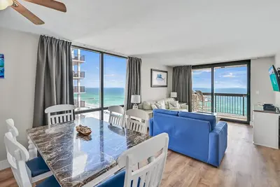 Image de Unité de coin en bord de mer Sundestin - Vues panoramiques sur l'océan. Récemment rénové.