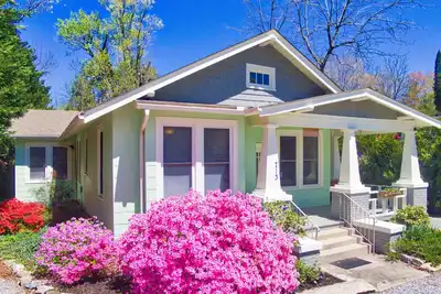 Image de Bramley House: 3 Blk. Marchez vers Dwtn Hendersonville-Lovingly Restored