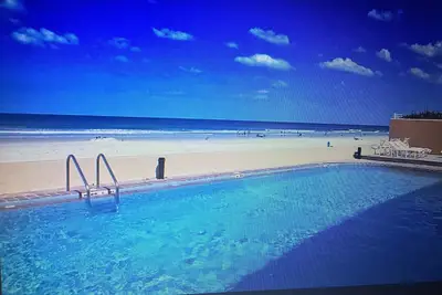Image de Belle spacieuse, sans plage d'entraînement, 3b / 2b, vue sur l'océan, animaux de compagnie Ok! Piscine face à l'océan