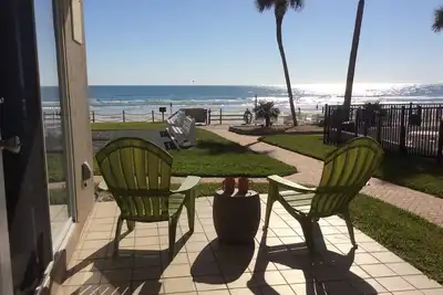 Image de Pristine Direct OceanFront * Walkout au 1er étage * 2/2 * W / D * No-Drive Beach, SeaCoast