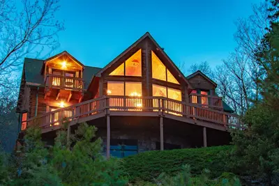 Image de Shenandoah Peak Log Home - Des vues spectaculaires à l'escapade ultime!