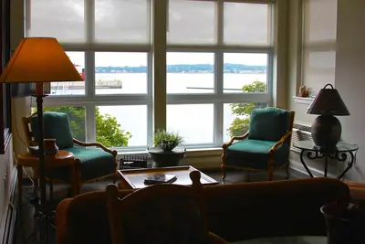 Image de Luxueux Waterfront Condo au centre-ville de Charlottetown,
