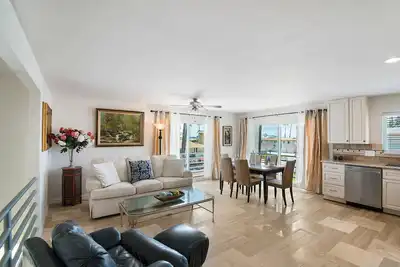 Image de Incroyable 2br Oceanside Condo w / Ocean Views