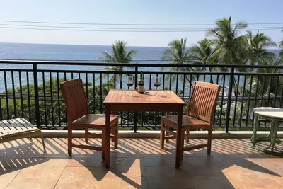Image de Kona Alii Oceanfront Condo, 1 Bdrm 2 Bains, Vue Magnifique Au Coeur De Kona