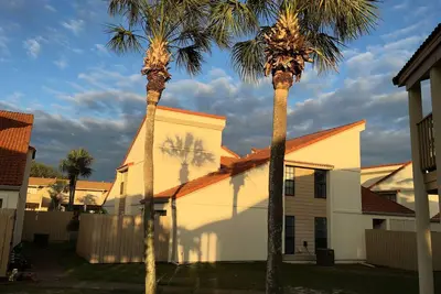 Image de Se DÉTENDRE! Belle villa 2br / 2ba à Horizon South Capacité d'accueil 8 personnes. Perfect Family Getaway