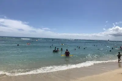 Image de Studio 24 ** Vente ** 10 min à pied de la plage de Waikiki, profitez du temps chaud!
