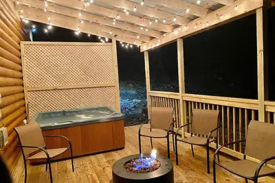 Image de 3br / 3bth Log Cabin 3. 4 miles de la bande de Gatlinburg. Reserve maintenant!