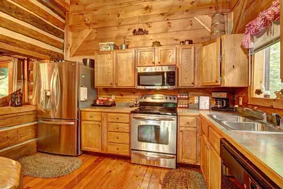 Image de Charme du vieux monde romantique à la cabane en rondins de Cedar Point