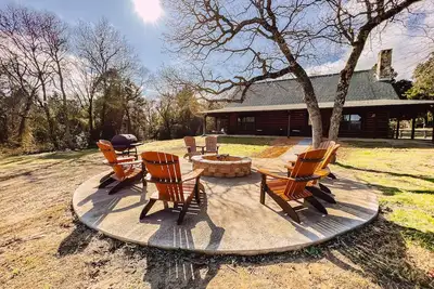 Image de WhiteTail Lodge @ Cedar Cove Ranch, 700 acres de lac privé de 25 acres