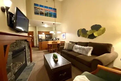 Image de Profitez des journées de poudreuse offertes par Ski In / Ski Out Top Floor Squaw Condo