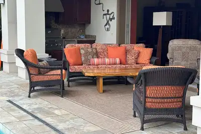 Image de Villages à Mauna Lani, maison de plain-pied avec piscine privée et bain à remous, sur le golf