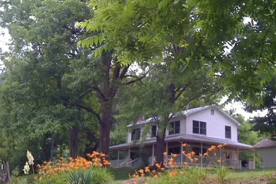 Image de Riverfront Farmhouse dans les montagnes! Poisson, Tube, Kayak, Nager, Randonnée ici!