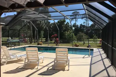 Image de Terrain de golf avec piscine chauffée à proximité de la plage, restaurants, magasins, pistes cyclables