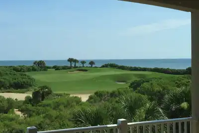 Image de Magnifique condo avec vue sur l'océan et le golf! Remise Automne!