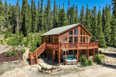Image de Belle, confortable, chalet de montagne sur 5 hectares près de Breckenridge avec bain à remous!