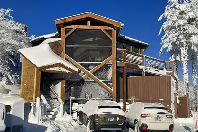 Image de La meilleure cabine au pied des pistes avec une vue magnifique et l'entrée et le parking les plus faciles.