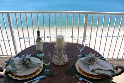 Image de Viens. Rester. Profitez, dans ce magnifique condo, \"La douceur de ne rien faire\".