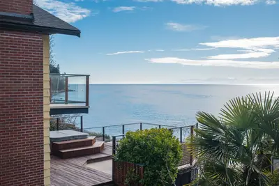 Image de Maison de plage privée au bord de l'eau Kayak, Paddle Board & Hot Tub Tout inclus Profitez