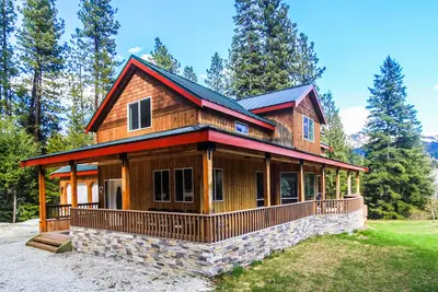 Image de Retraite familiale avec vue sur la montagne ★ 14 personnes ★ Salle de divertissement ★ bain à remous