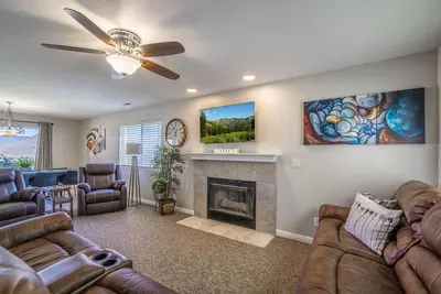 Image de Vues Incroyables, Confortables Et Propres! Tous Les ACCÈS À Las Palmas Resort Sleeps 10+