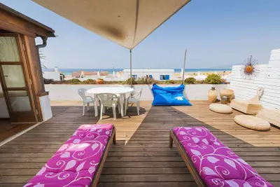 Image de Beau grand appartement de 3 chambres, vue sur la mer terrasse, Wifi.